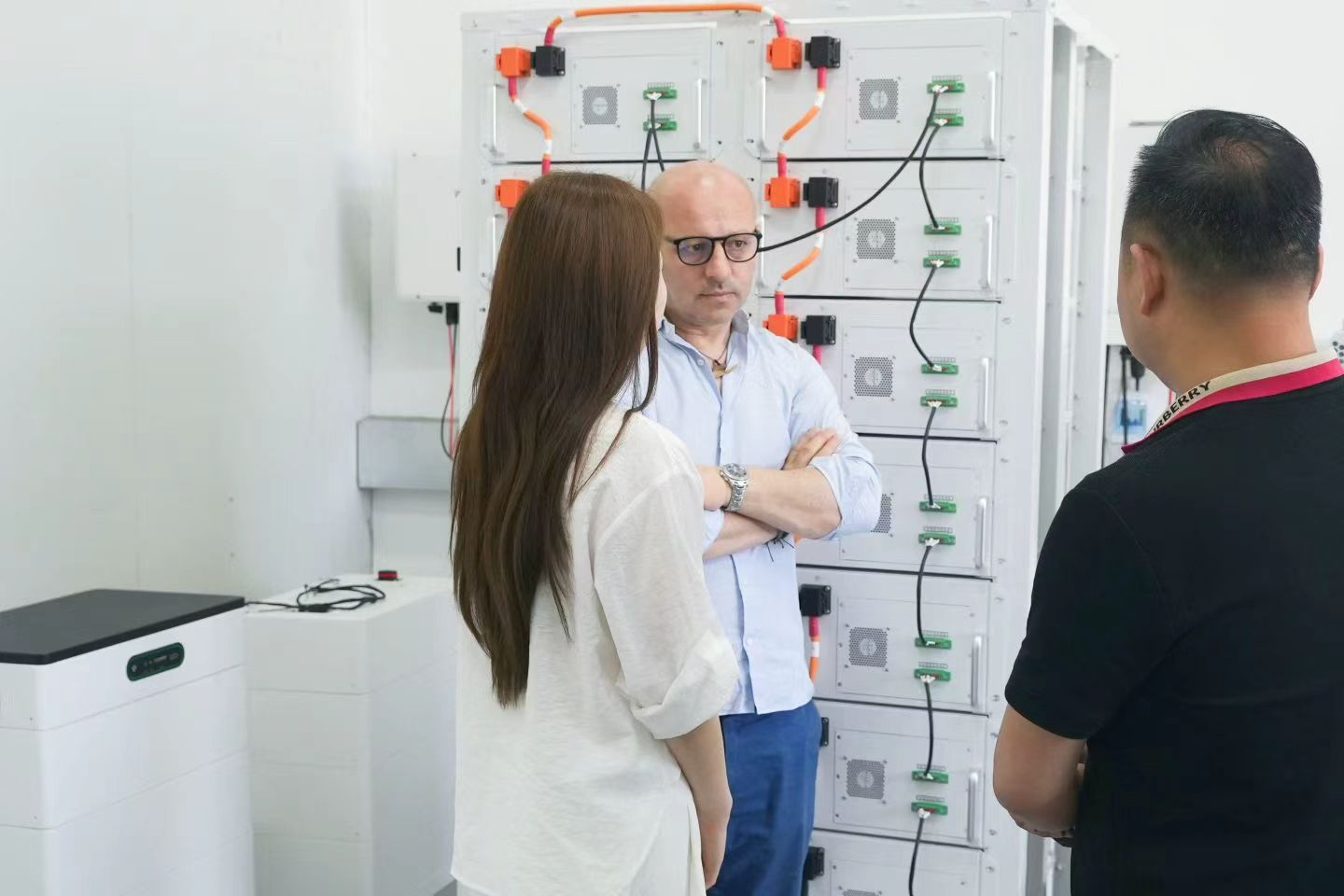 工商业储能柜为什么摒弃传统线缆？突破欧洲严苛工业企标的技术实证：200A铜排与高精度热管理设计