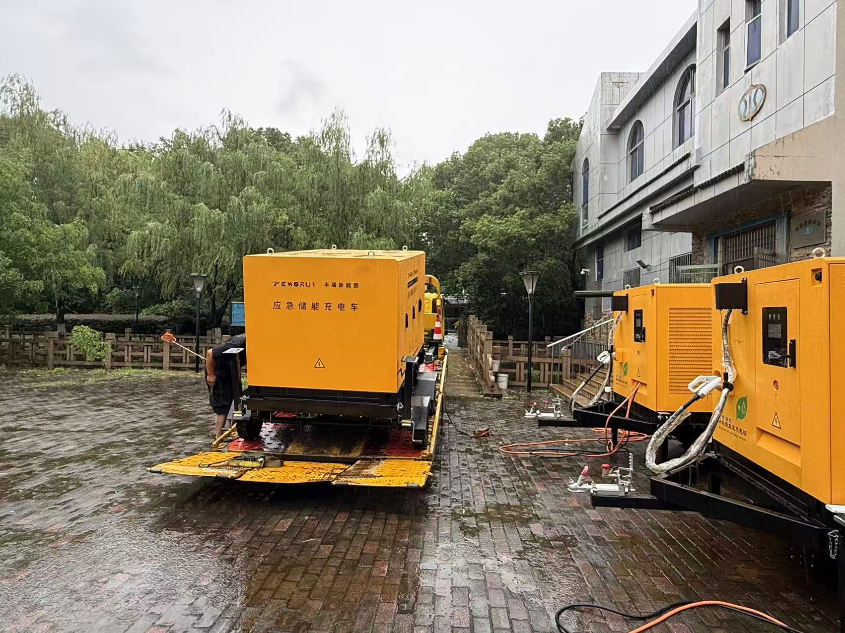 暴雨内涝防汛应急供电指南：水利抽水泵储能车选型与应用解析
